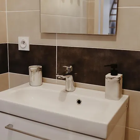 Maison Cleophee Apartment